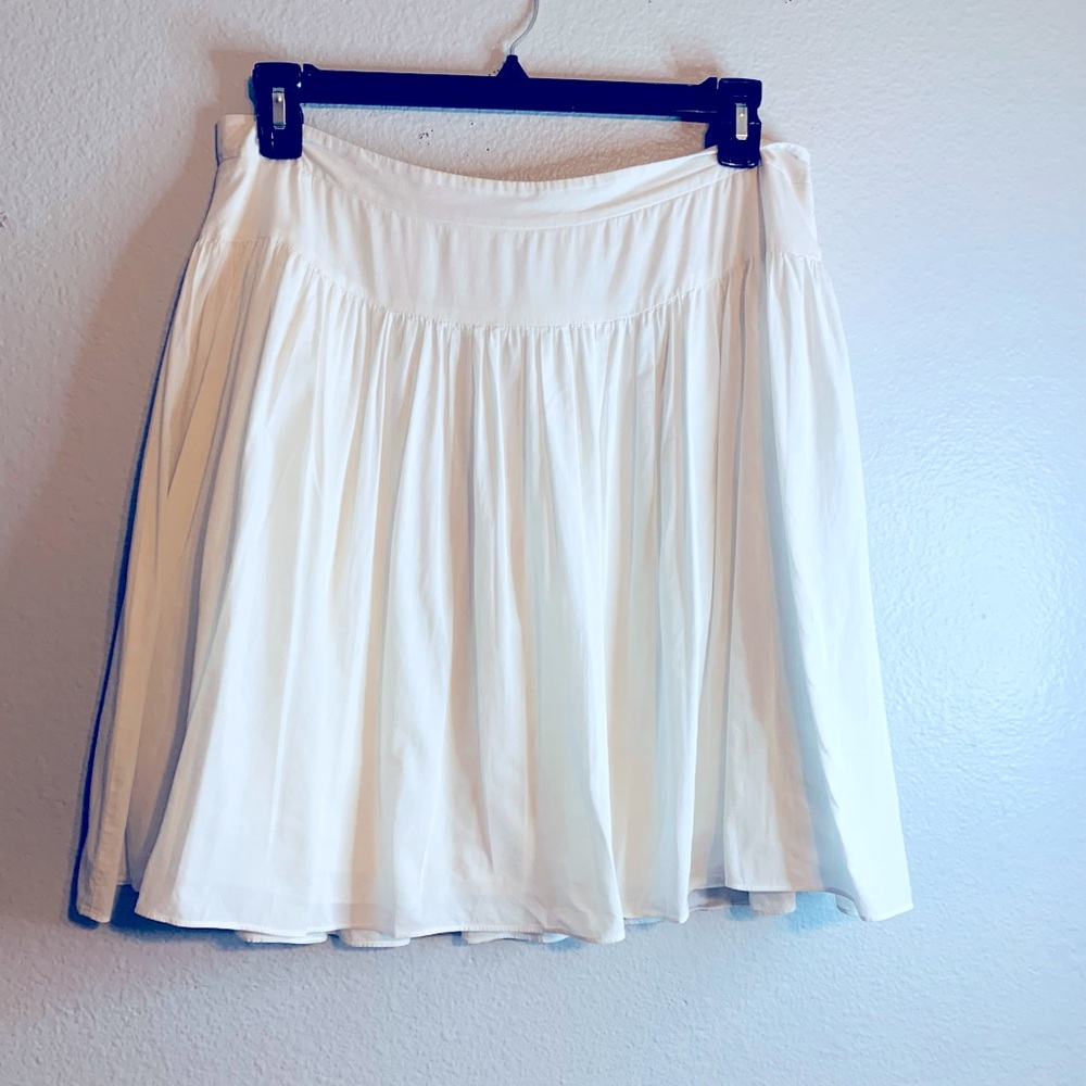 Kenneth Cole Women’s White A Line Mini Skirt. Size 8